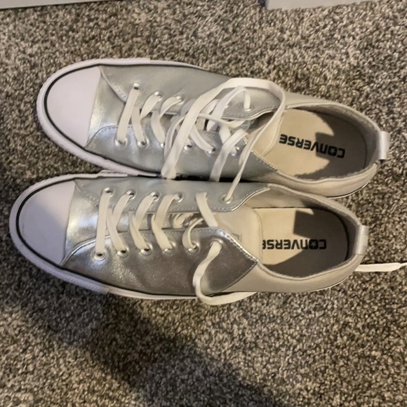 Converse all star low shiny silver and white. Size 10 - Picture 2 of 6